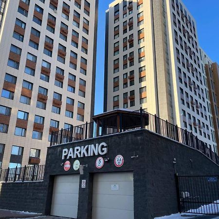 ErNaz Plus Apartments: Sauran-Towers Asztana Kültér fotó