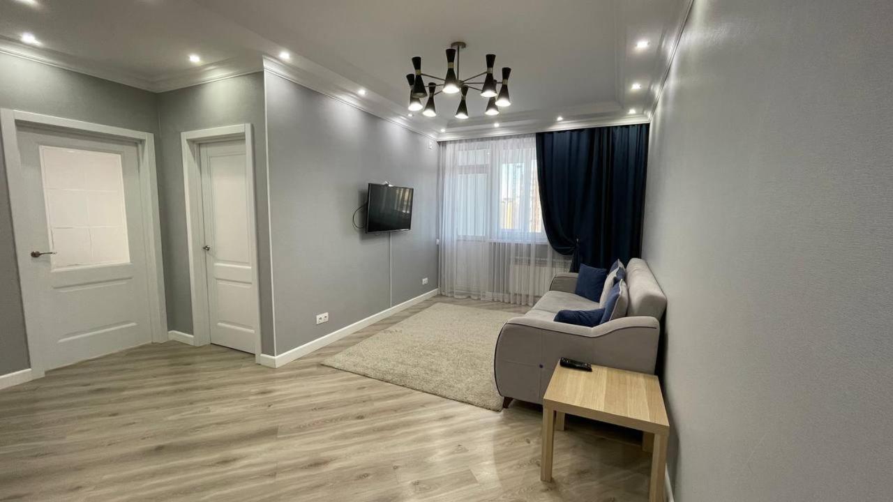 ErNaz Plus Apartments: Sauran-Towers Asztana Kültér fotó