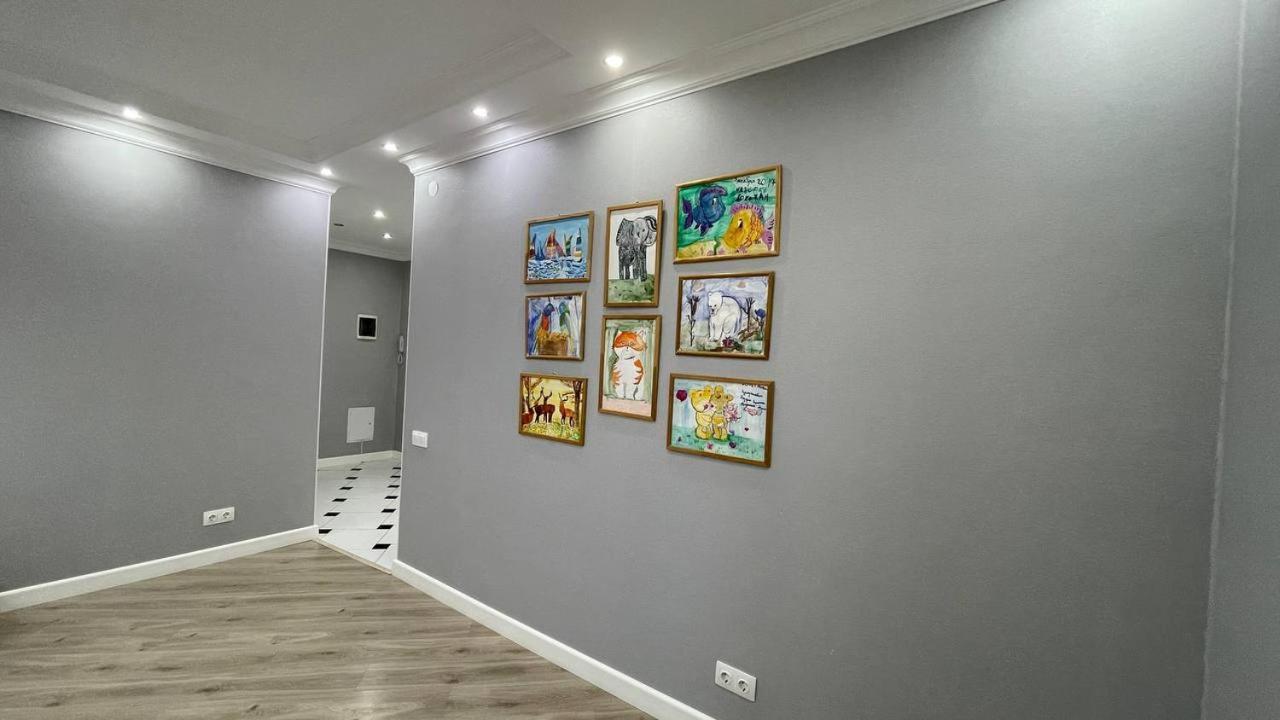 ErNaz Plus Apartments: Sauran-Towers Asztana Kültér fotó