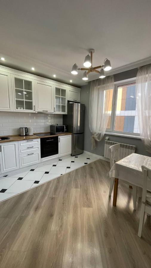 ErNaz Plus Apartments: Sauran-Towers Asztana Kültér fotó