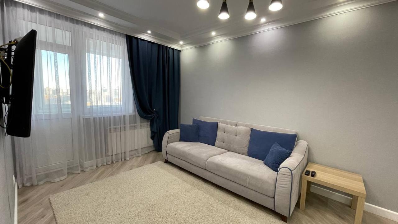 ErNaz Plus Apartments: Sauran-Towers Asztana Kültér fotó