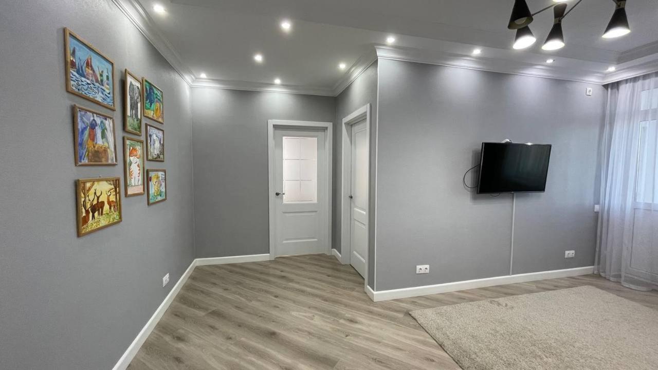 ErNaz Plus Apartments: Sauran-Towers Asztana Kültér fotó