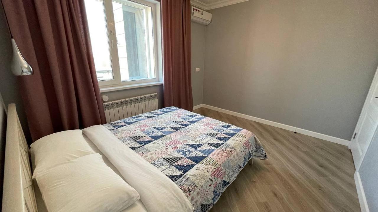 ErNaz Plus Apartments: Sauran-Towers Asztana Kültér fotó